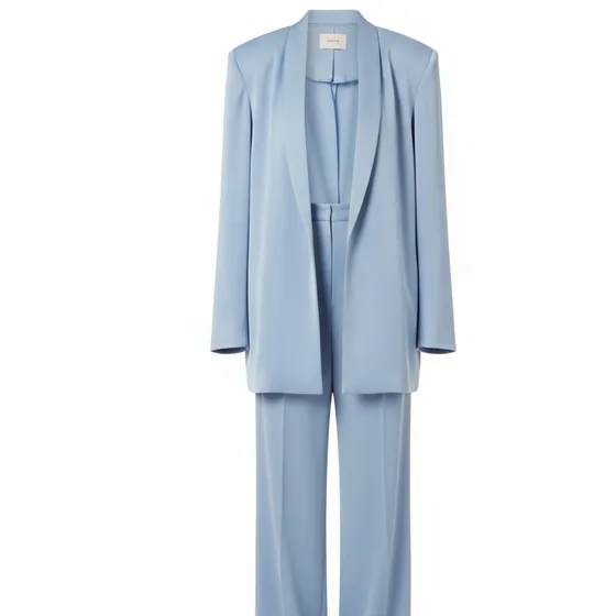 Women's suit — AI-generated outfit portrait example 3